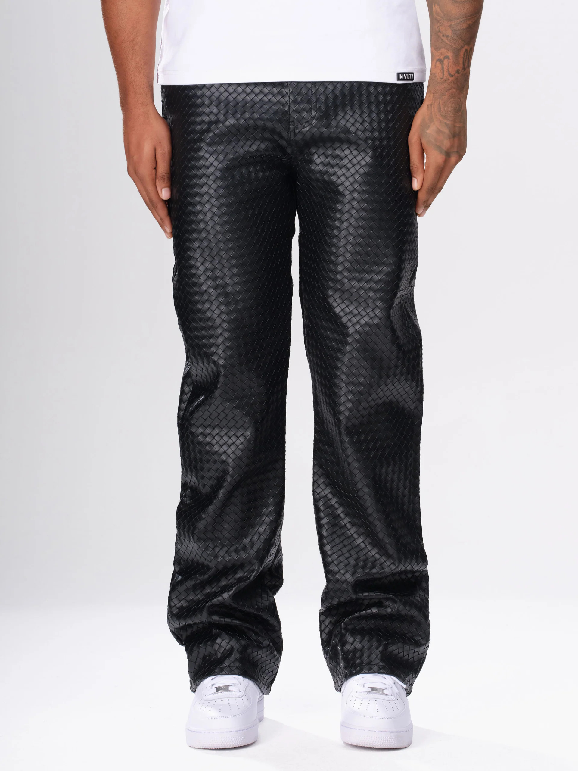 NVLTY 2025.10.220100 3000px NVLTY 2025.10.220100 3000px